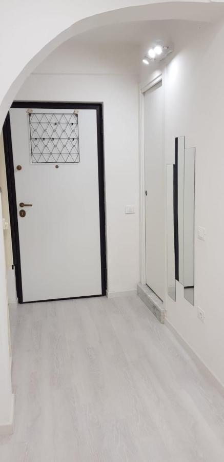 Holiday House Fieravecchia Salerno Exterior foto